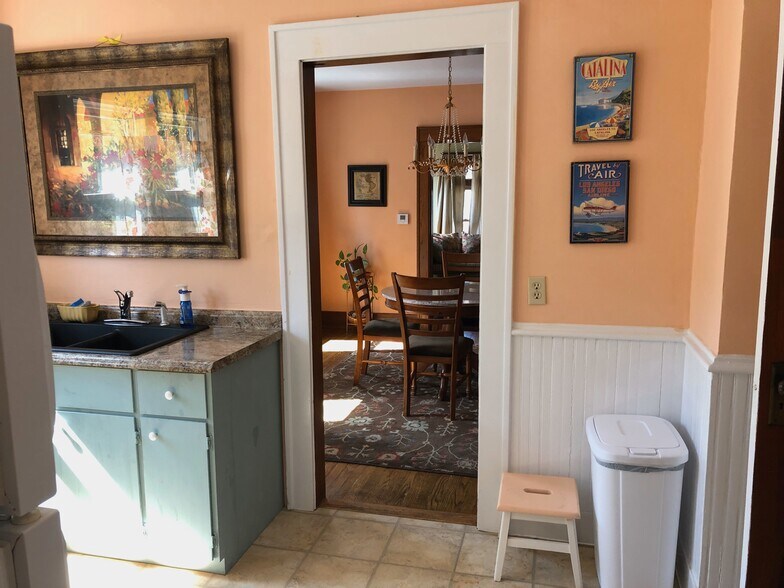 Kitchen entry to dining room - 719 W 2nd St