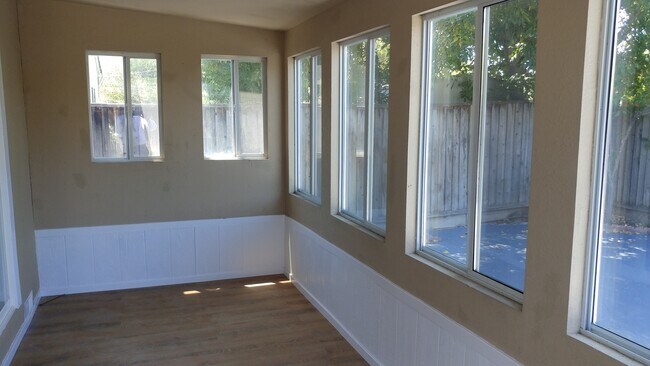 Building Photo - AMAZING Updated 3 Bedroom/2 Bath Home in Good School Area! - BERRYESSA