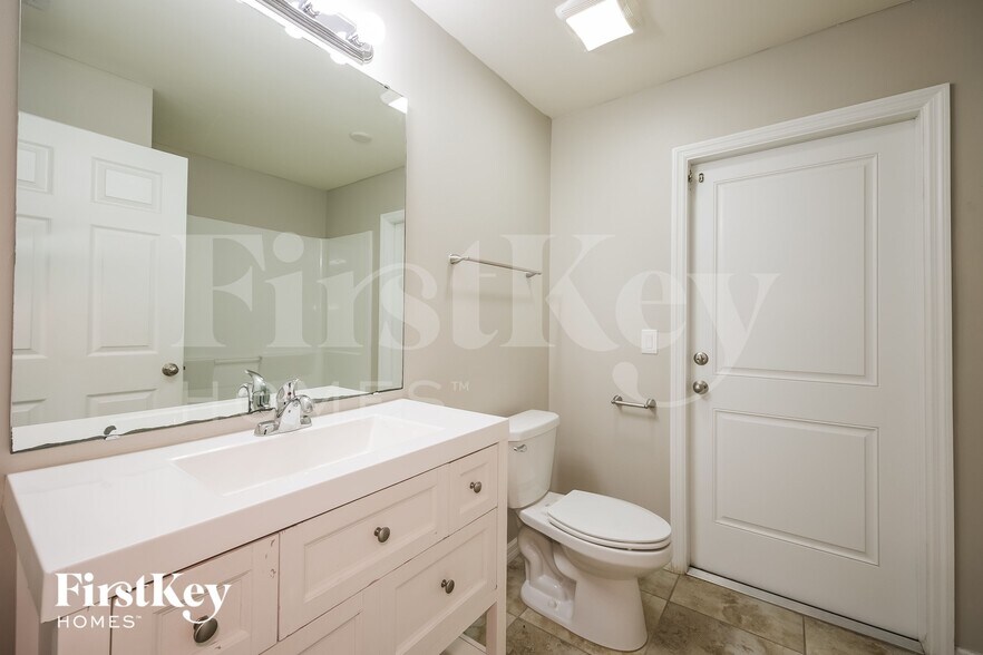 Building Photo - 209 SW 21st Terrace