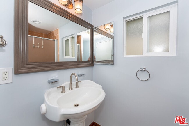 Building Photo - 3751 Scadlock Ln