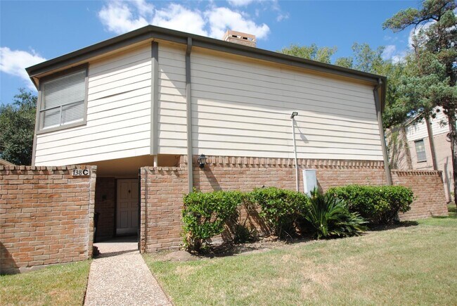 Building Photo - 738 Country Pl Dr