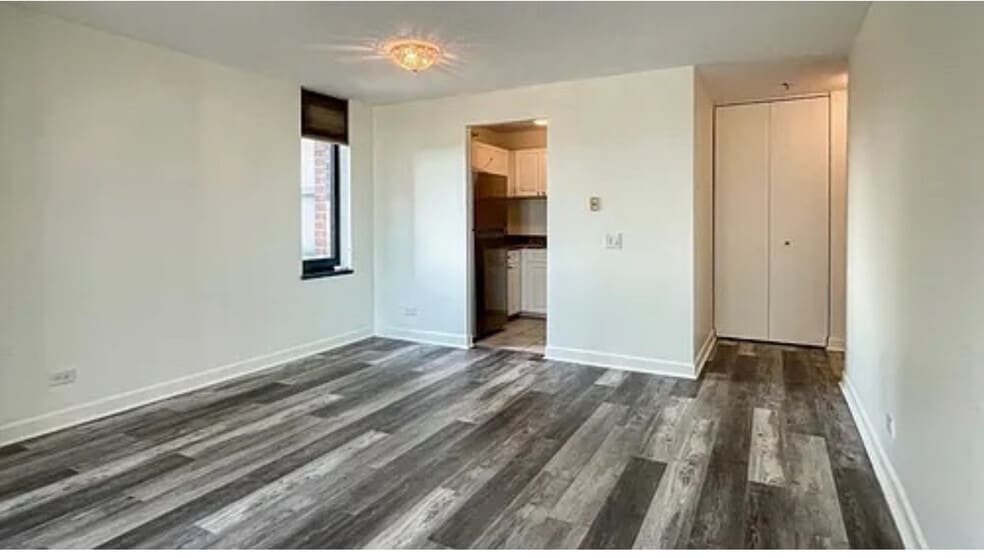 Building Photo - 3660 N Lake Shore Dr