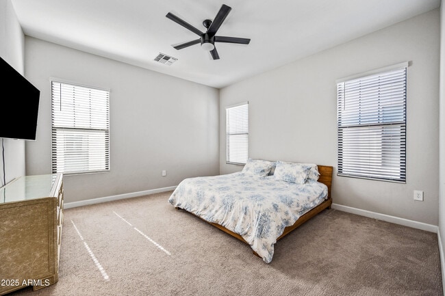 Building Photo - 4827 E Village Dr