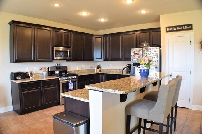 Building Photo - 324 Camelback Dr