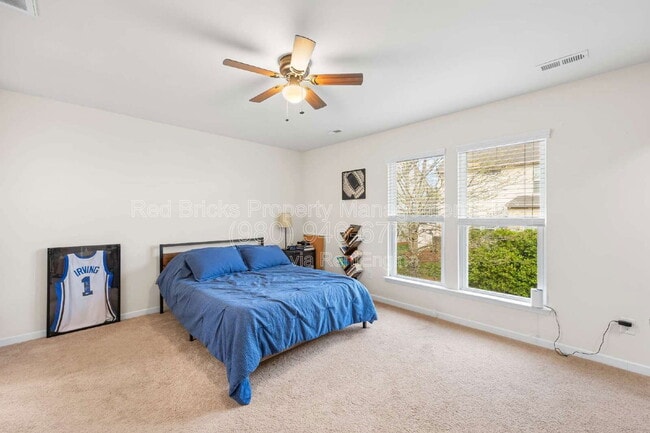 Building Photo - 2452 Royal York Ave