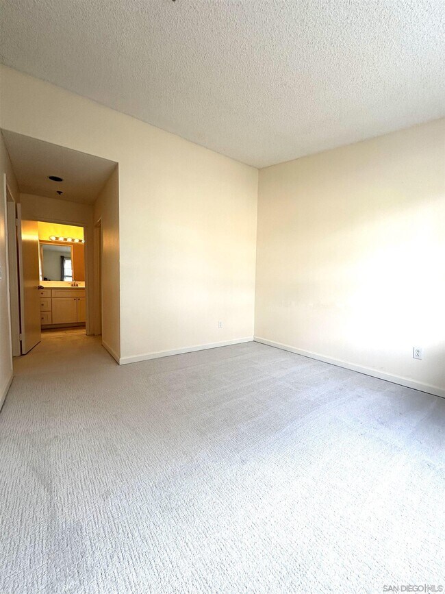 Building Photo - 17161 Alva Rd