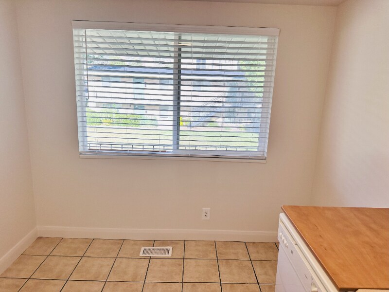 Building Photo - 2107 E 3300 S