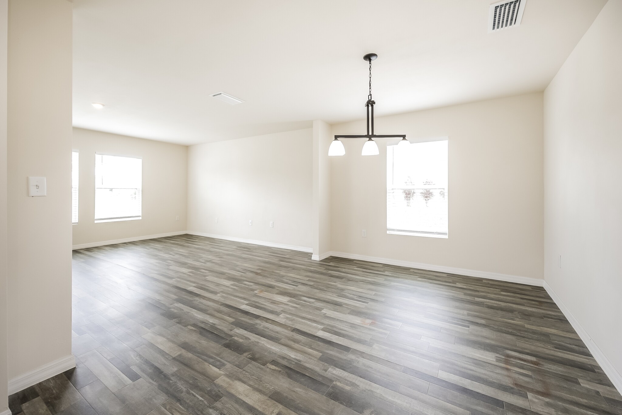 Building Photo - 4012 W Gator Cir