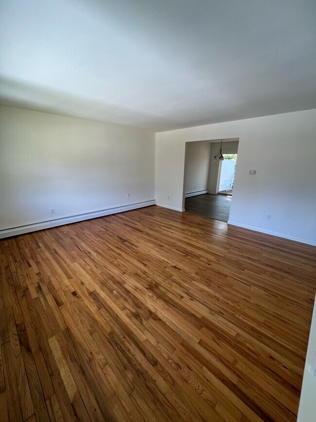 Living Room - 3 Laur-Lin-Dee Ln