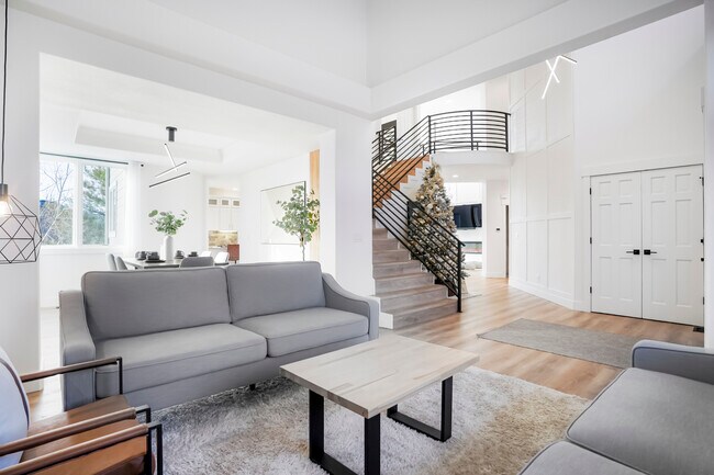 Building Photo - Robb Way