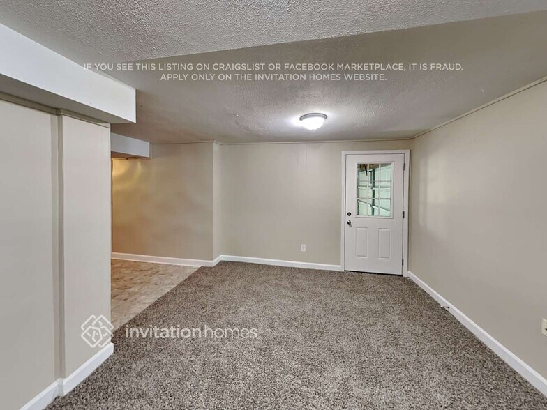 Building Photo - 504 Rivercrest Dr
