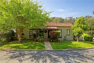Building Photo - 2087 Lilac Ln