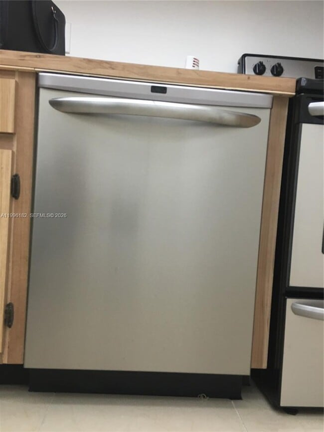 Building Photo - 8760 SW 133rd Avenue Rd