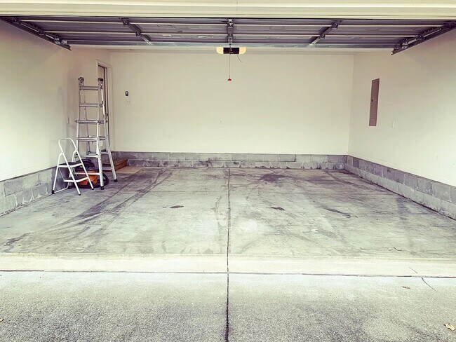 Building Photo - 8504 Bucking Trail Ct