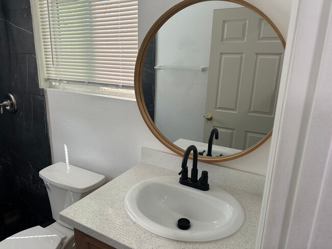 Building Photo - Azusa one bed one bath new ADU for lease