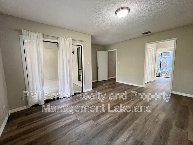 Building Photo - 6576 Sweetbriar Ln