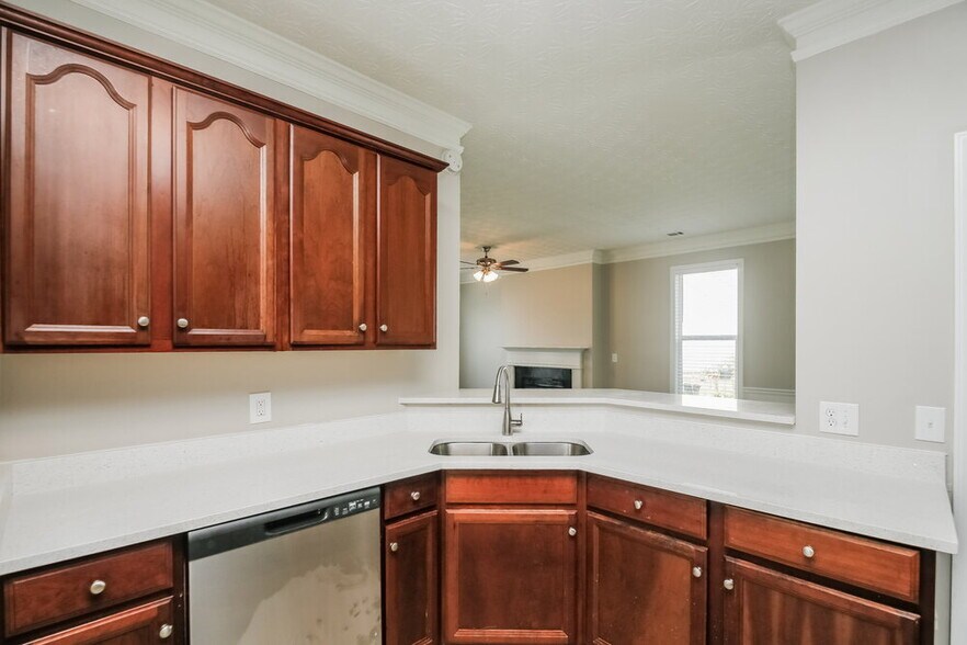 Building Photo - 8162 Brookbend Dr
