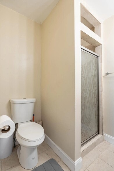 Building Photo - 21 Rossmore St