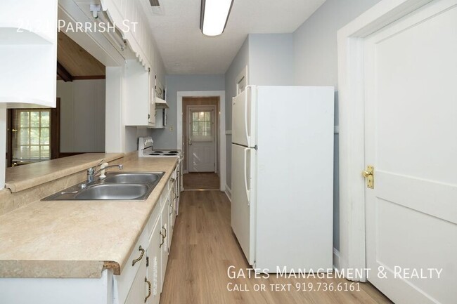 Building Photo - 2421 Parrish St