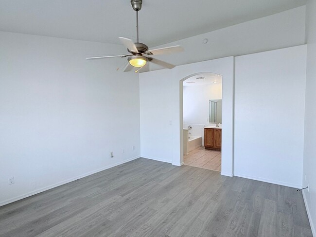 Building Photo - Lovely 3 Bedroom House!