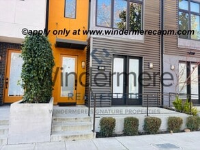 Building Photo - Gorgeous Rare MIDTOWN tri-level Modern home w/ Rooftop Patio!