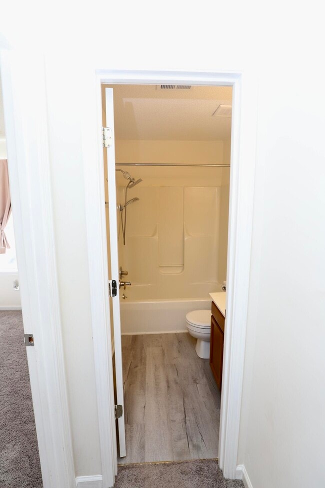 Building Photo - 21 N Trace Ct