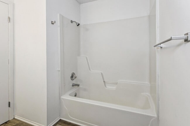 Building Photo - 4319 S Elizabeth Ave