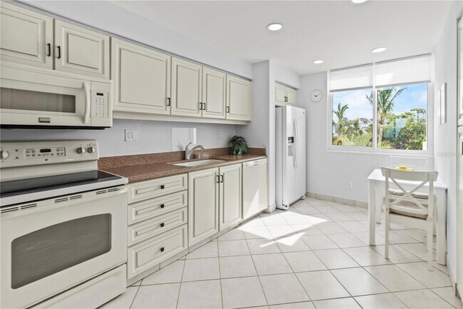 Building Photo - 724 Bayport Wy