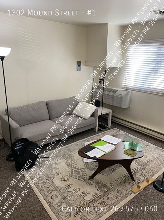 Building Photo - 1302 Mound St