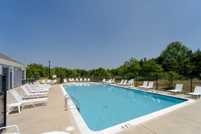 Building Photo - 8381 Scotland Loop