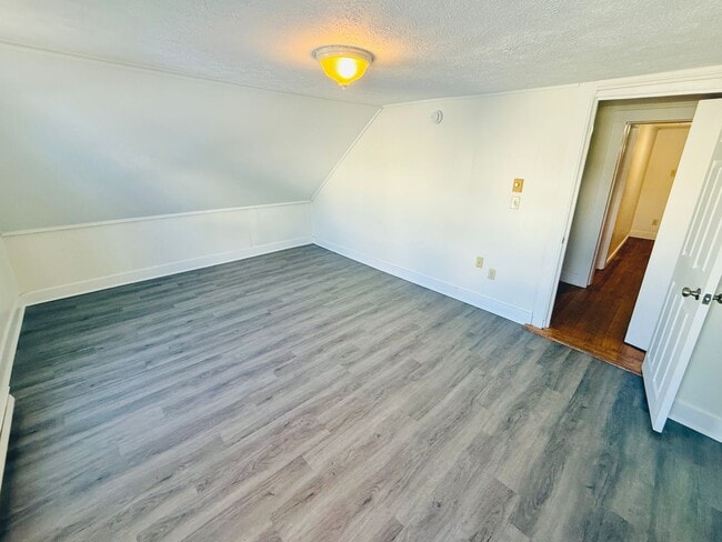 Building Photo - 53 Pike St