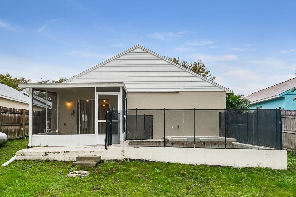 Building Photo - 331 Placid Lake Dr