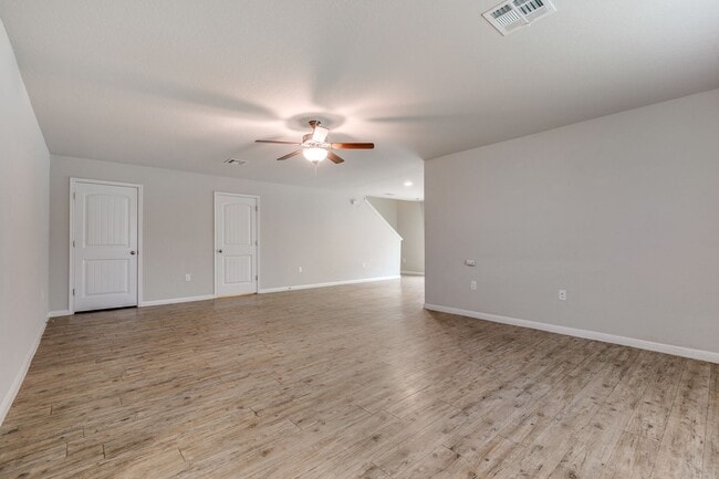 Building Photo - 10302 Relic Oaks