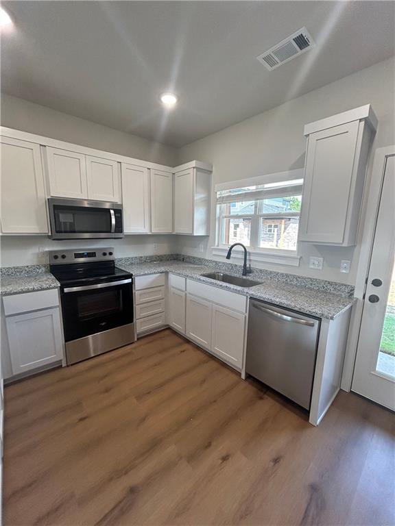 Building Photo - 623 Cosmos St