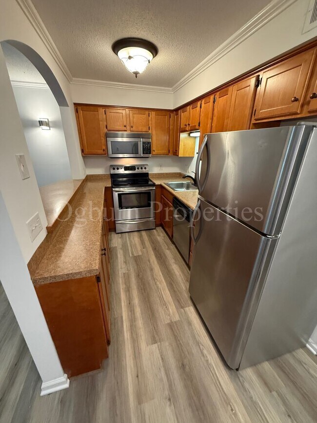 Interior Photo - 605001- 1310 BROOKSTOWN AVENUE
