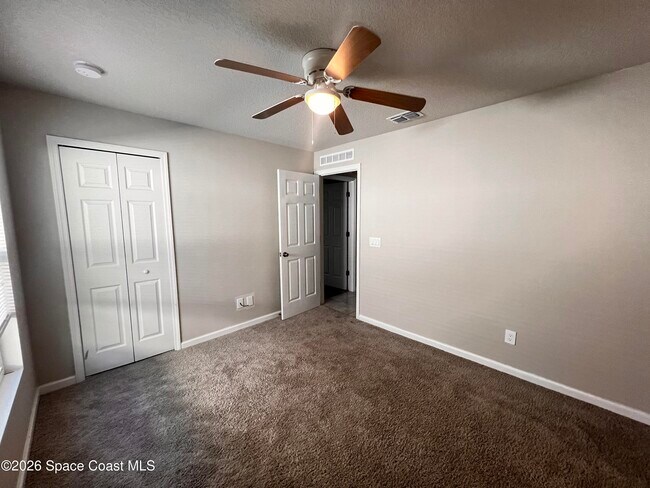 Building Photo - 563 Corbin Cir SW