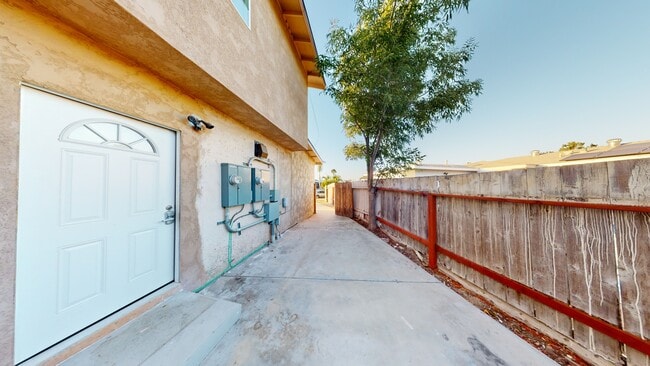 Building Photo - 5167 Remington Rd