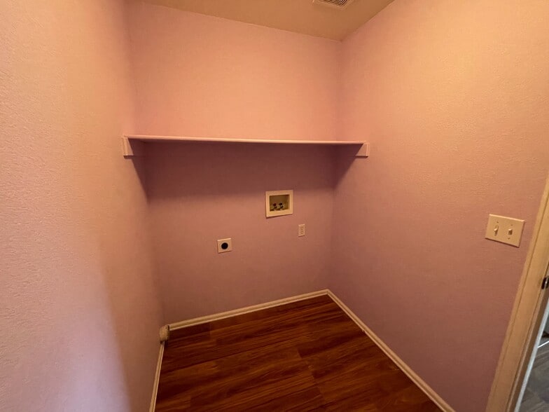 Building Photo - 8572 Tibbs Rd