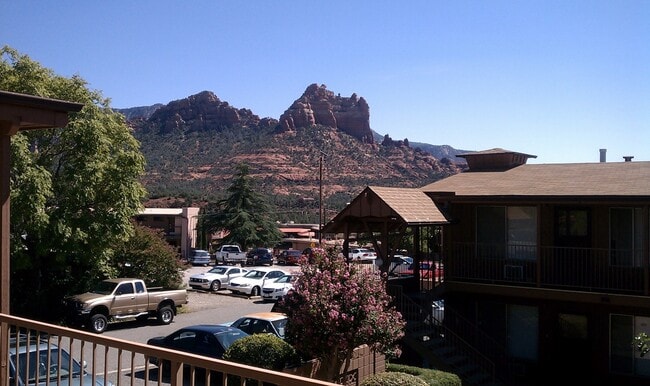 Building Photo - APARTMENT- UPTOWN SEDONA - APPLE TREE SQUARE