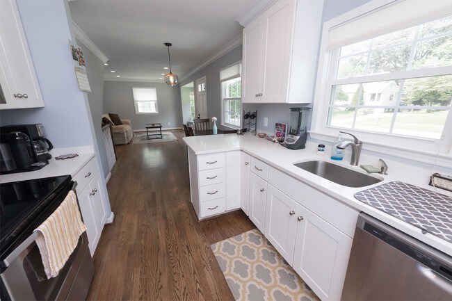 Building Photo - 4002 Spruell Dr