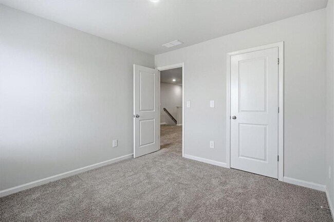 Building Photo - 2238 Ashton Dr