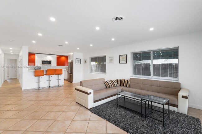 Building Photo - 1406 Polk St