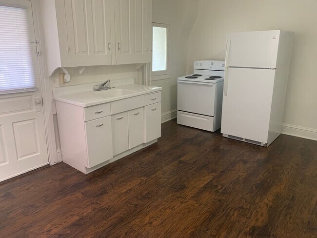Building Photo - 1st Floor 1 Bed/1Bath,Laundry - West York Borough