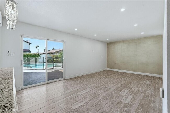 Building Photo - 6353 Whippoorwill Way