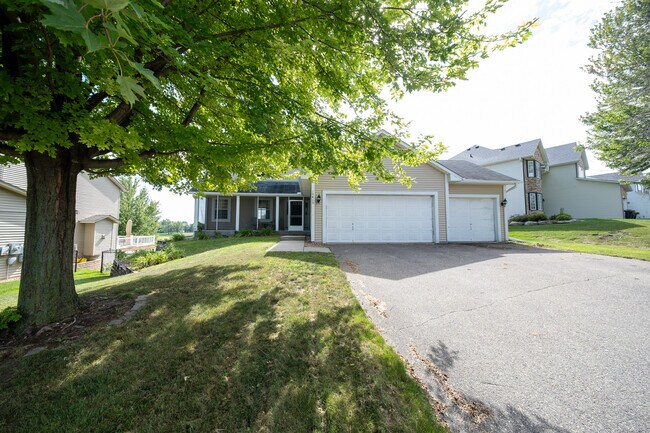 Building Photo - 10415 Ponds Way