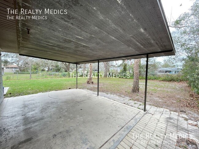 Building Photo - Available March 10th!! Cozy 3 Bedroom and ...