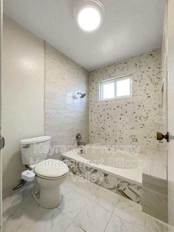 Building Photo - 1293 Knollview Dr