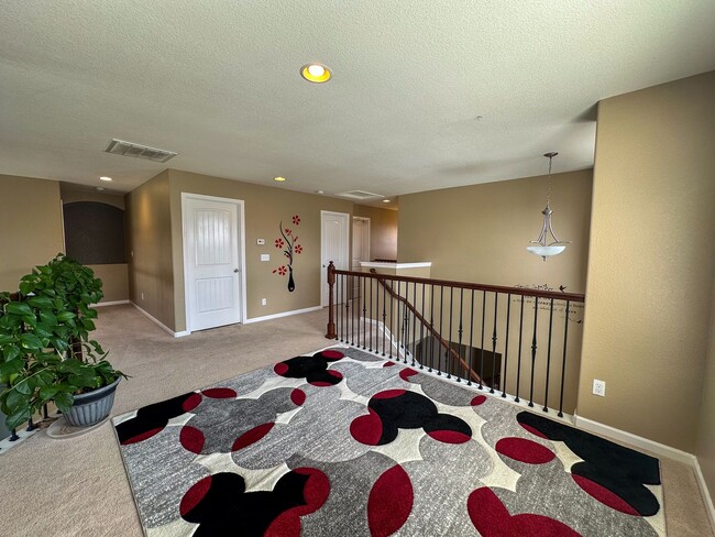 Building Photo - Horseshoe Ridge 4bd 3ba 2,522sq.ft. home FOR RENT!