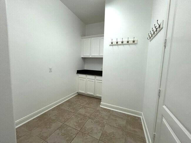 Building Photo - 17423 Hanoverian Dr