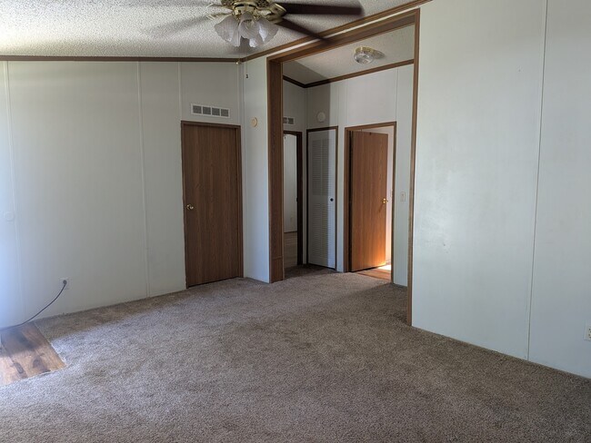 Building Photo - 205 Spruce Ave